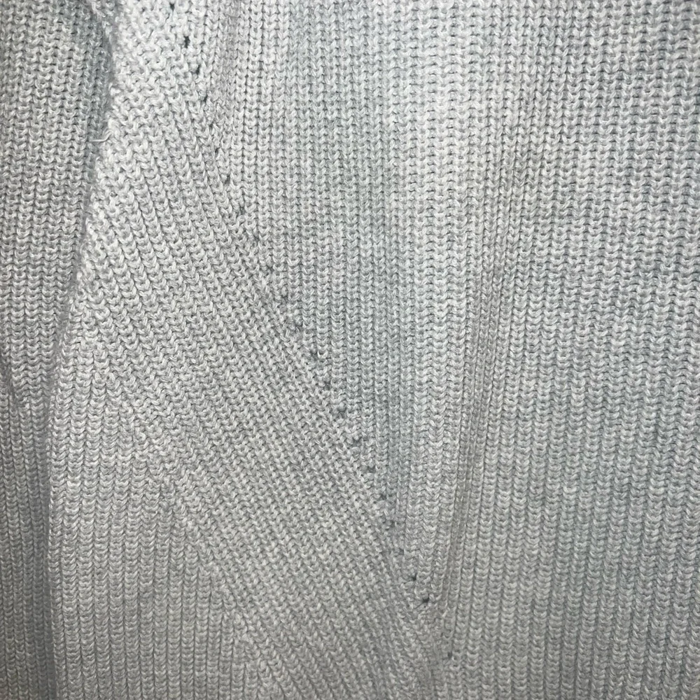Women’s GAP Light Gray  Sweater.